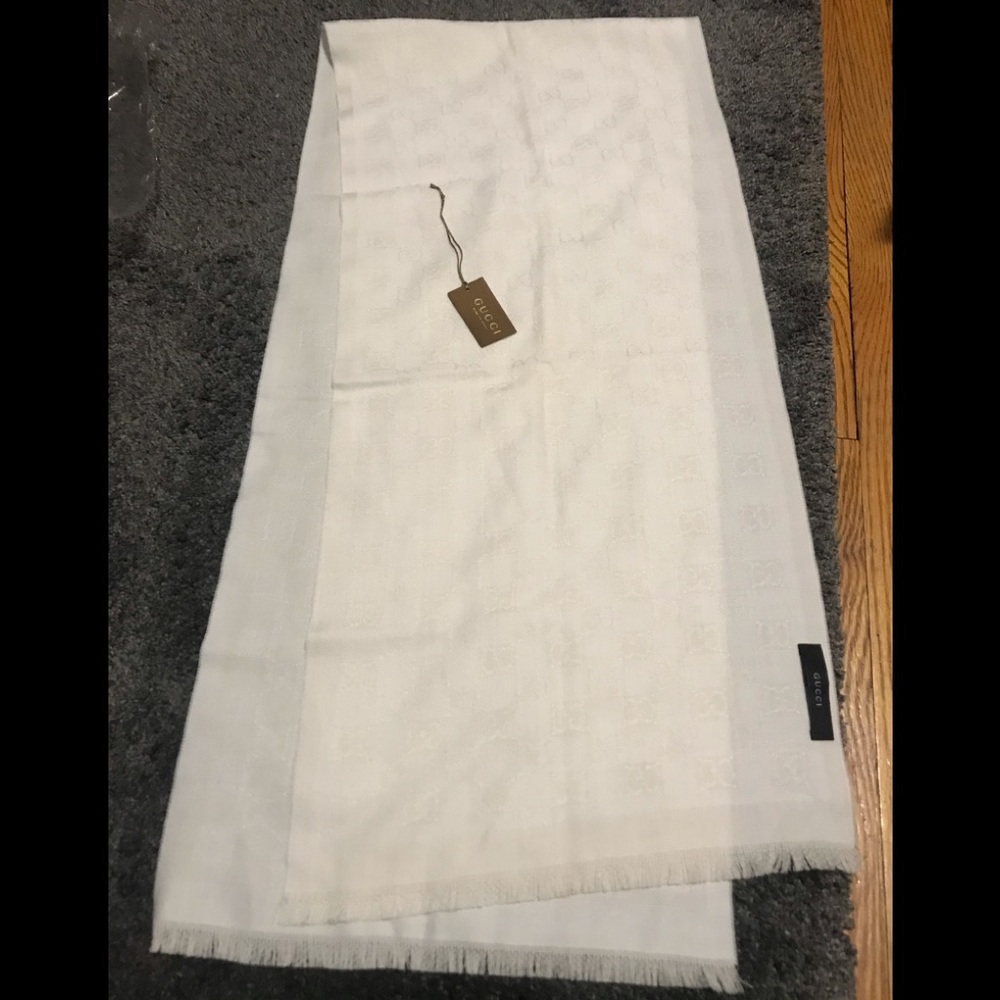 Gucci scarf